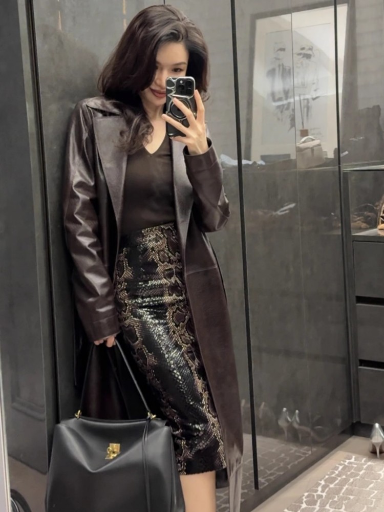 İtalyan Tasarımcı Ofis Bayanla - Leatherwork Designs incelemesi ve fiyatı